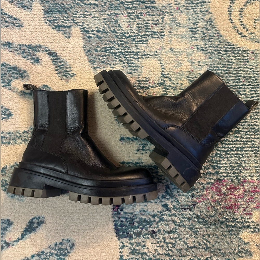 Zara Chunky Lug Sole Black Leather Boots - Picture 2 of 9